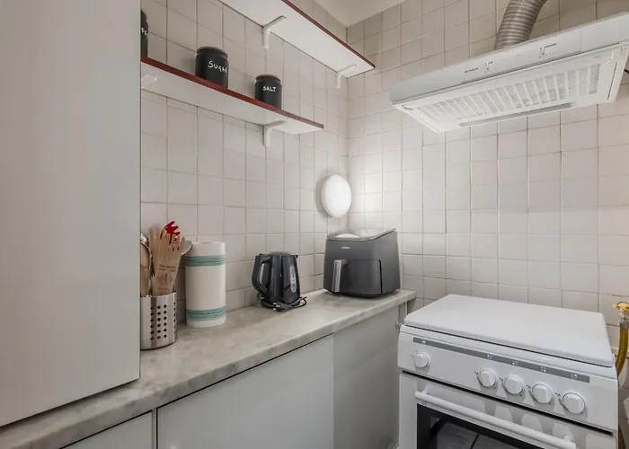 Apartment Vibrant Trastevere 2 Bedrooms On Via Del Moro