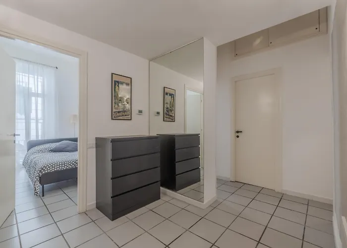Vibrant Trastevere 2 Bedrooms On Via Del Moro Apartment *
